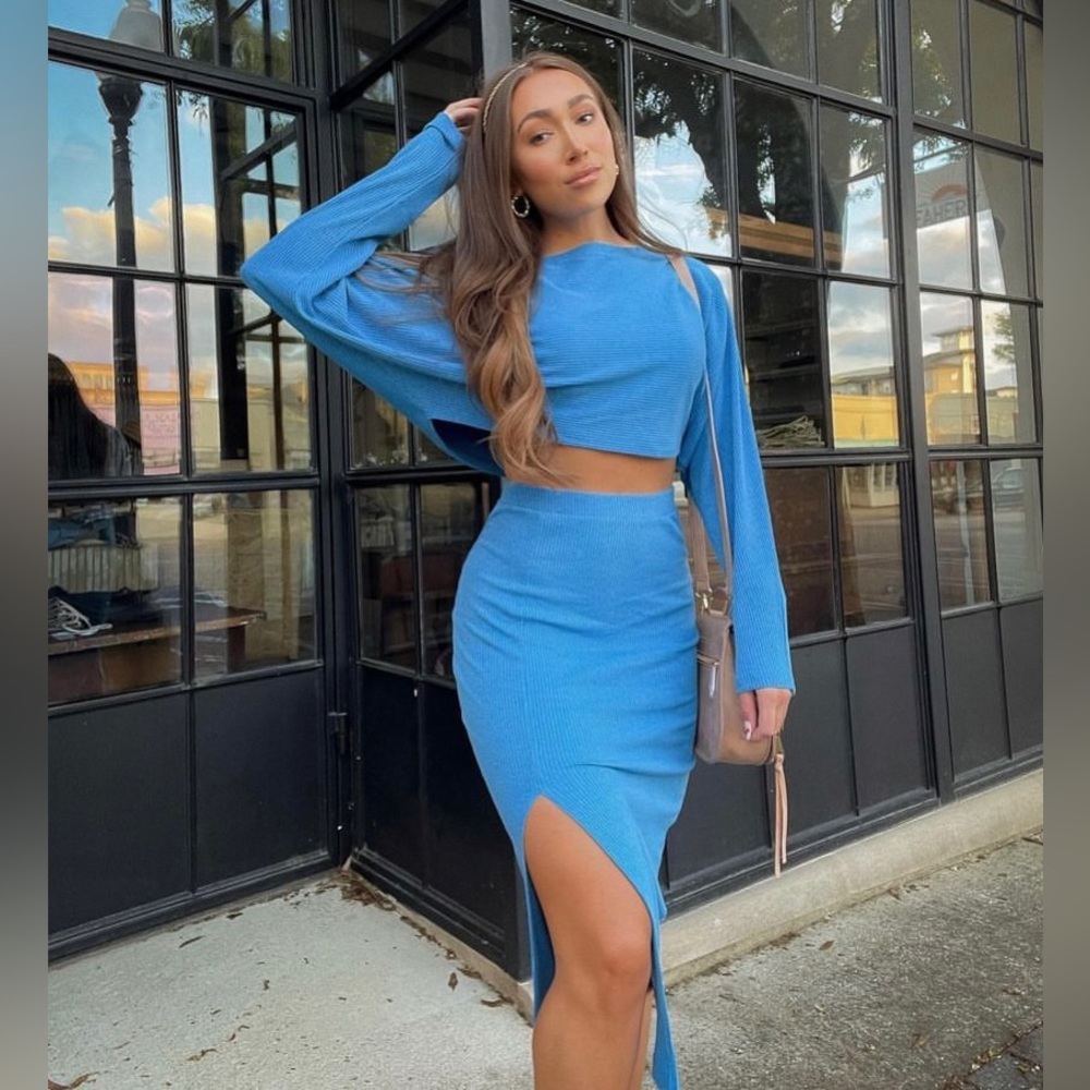 Vici Dolls Mind, Body, Soul, Ribbed Dolman Sleeve Crop Top vibrant electric blue